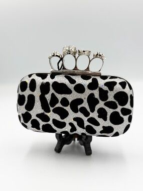 Leopard Glitter Knuckle Clutch - Black & Silver